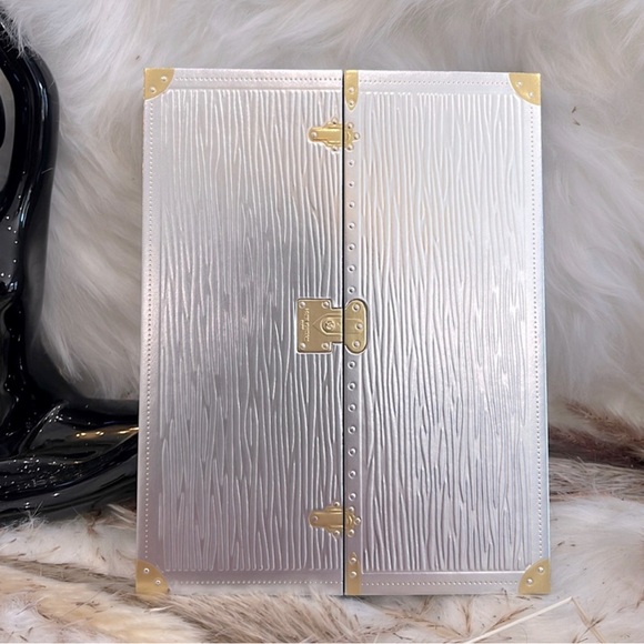 NEW! Louis Vuitton Ultra Rare Silver Epi Wood Trunk w/ Vivienne Ornament… - Picture 5 of 12